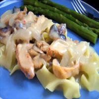 Chicken Stroganoff, 235 Calories Per Serving_image