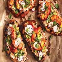 Grilled Peach Toast With Pimiento Cheese_image