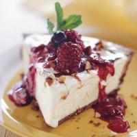 Five-Minute Vanilla Ice Cream Pie with Warm Berry Compote_image