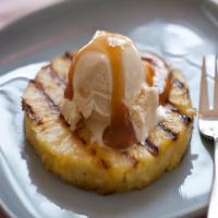 Grilled Pineapple with Vanilla Ice Cream And Rum Sauce_image