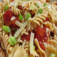 Tomato-Bow Tie Salad_image