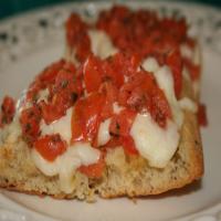 Mozzarella Basil Bruschetta_image