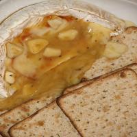 Talula's Honey and Roasted Garlic Brie_image