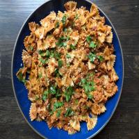 Bow Tie Pasta with Sun-Dried Tomato Pesto_image