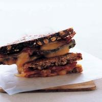 Grilled Cheddar and Bacon with Mango Chutney_image