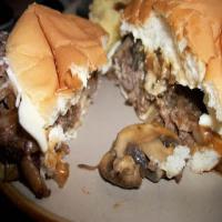 Mushroom and swiss burgers_image