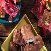 Crunchy Peanut Caramel Nougat Candy Bar_image