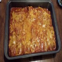 Cheesy Sour Cream Chicken Enchiladas_image