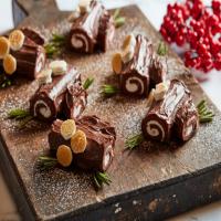 Miniature Yule Log Yodels_image