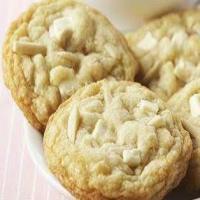 Almond White Chocolate Chunk Cookies_image