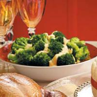 Broccoli with Cheese Sauce_image
