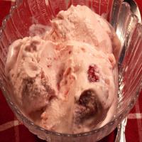 Old-Fashioned Strawberry Ice Cream_image