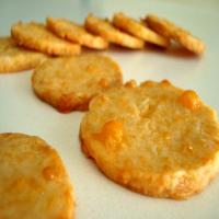 Cheddar-Cornmeal Icebox Crackers_image