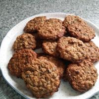 Vegan Chocolate Chip, Oatmeal, and Nut Cookies_image