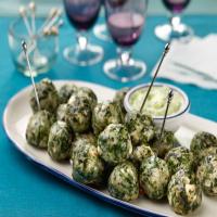 Spanakopita Chicken Meatballs with Spicy Cucumber and Yogurt Sauce_image