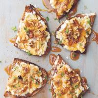 Goat Cheese Toasts with Walnuts, Honey & Thyme_image