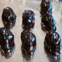 Healthy Salted Dark Chocolate Peanut Butter Oatmeal Truffles_image