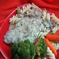 Crock Pot Creamy Herbed Chicken_image