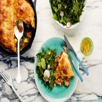Potato, Leek, and Pea Pot Pie with Spinach-Arugula Salad_image