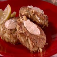 Crab Cakes with Sassy Tartar_image