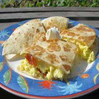 Bacon and Egg Quesadillas_image