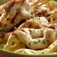 Chicken Souvlaki Sticks with Yogurt Dipping Sauce_image