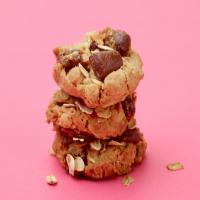 Healthy Oatmeal, Date and Chocolate Chunk Cookies_image