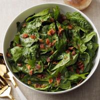Hearty Spinach Salad with Hot Bacon Dressing_image