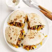 Meatloaf Quesadillas with Cilantro Cream_image