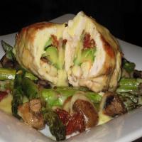 Avocado Prawn and Sun-Dried Tomato Stuffed Chicken_image