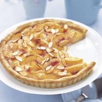 Honey-Glazed Peach Tart with Mascarpone Cream_image