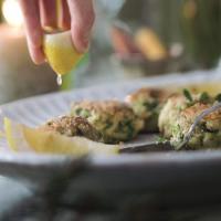 Crab Cakes with Herb Salad_image