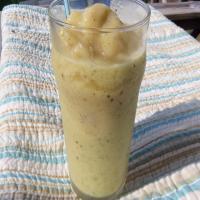 Kiwi Pineapple Smoothie (Non-Dairy)_image