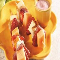 Breakfast Kabobs with Yogurt Dip_image