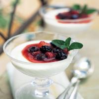 Vanilla Panna Cotta with Mixed-Berry Compote_image