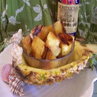 Broiled Pineapple With Rum Sauce_image