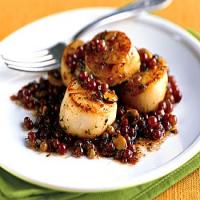 Pan-Seared Scallops with Champagne Grapes and Almonds_image