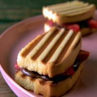 Chocolate-Strawberry Panini_image