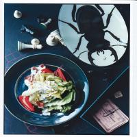 Beefsteak Tomato, Butterhead Lettuce, and Bacon with Blue Cheese Dressing_image