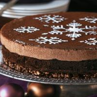 Milk Chocolate Mousse Cake with Hazelnut Crunch Crust_image