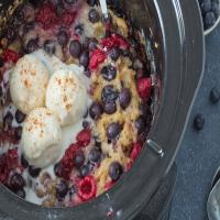 Slow Cooker Berry Cobbler_image