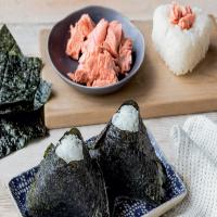 Rice Balls With Salmon Filling (Onigiri)_image