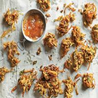 Carrot, Onion, and Spinach Bhajias With Mango Chutney_image