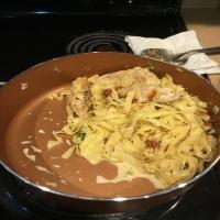 Easy Chicken Fettuccine with Sun-Dried Tomatoes_image