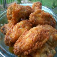 Buffalo Wings With Greek Yogurt Dip_image