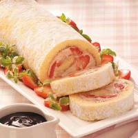 Strawberry-Mallow Cake Roll_image