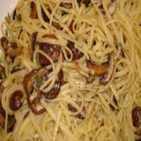 Linguine With Mushroom Sage Sauce_image