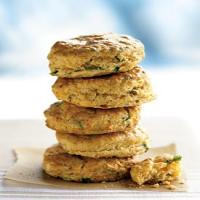 Cornmeal Biscuits with Cheddar and Chipotle_image