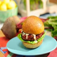 Beet Burger with Citrus-Caper Aioli_image