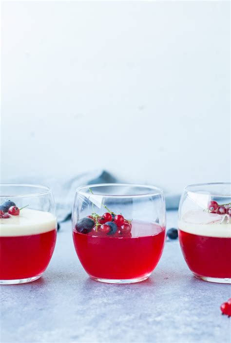 easy-homemade-jello-recipe-with-fresh-fruit-jelly image